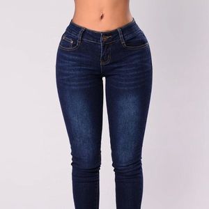 Fashion Nova Jeans. Size 5/6. New.